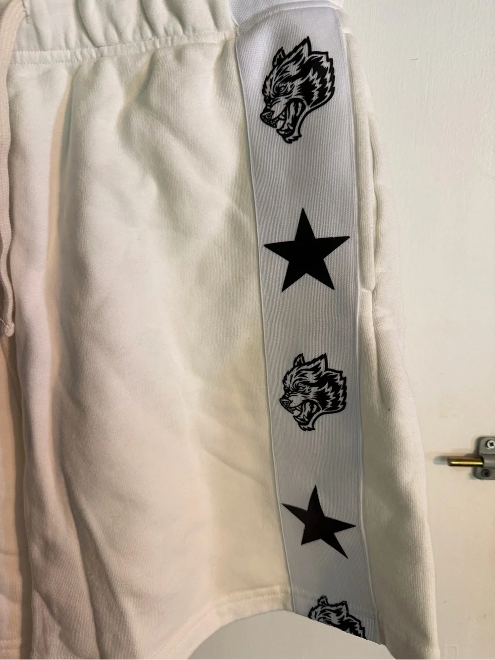 DARC SPORT Wolves “Roadster” White Sweat Shorts, NWT, Sz M, Streetwear